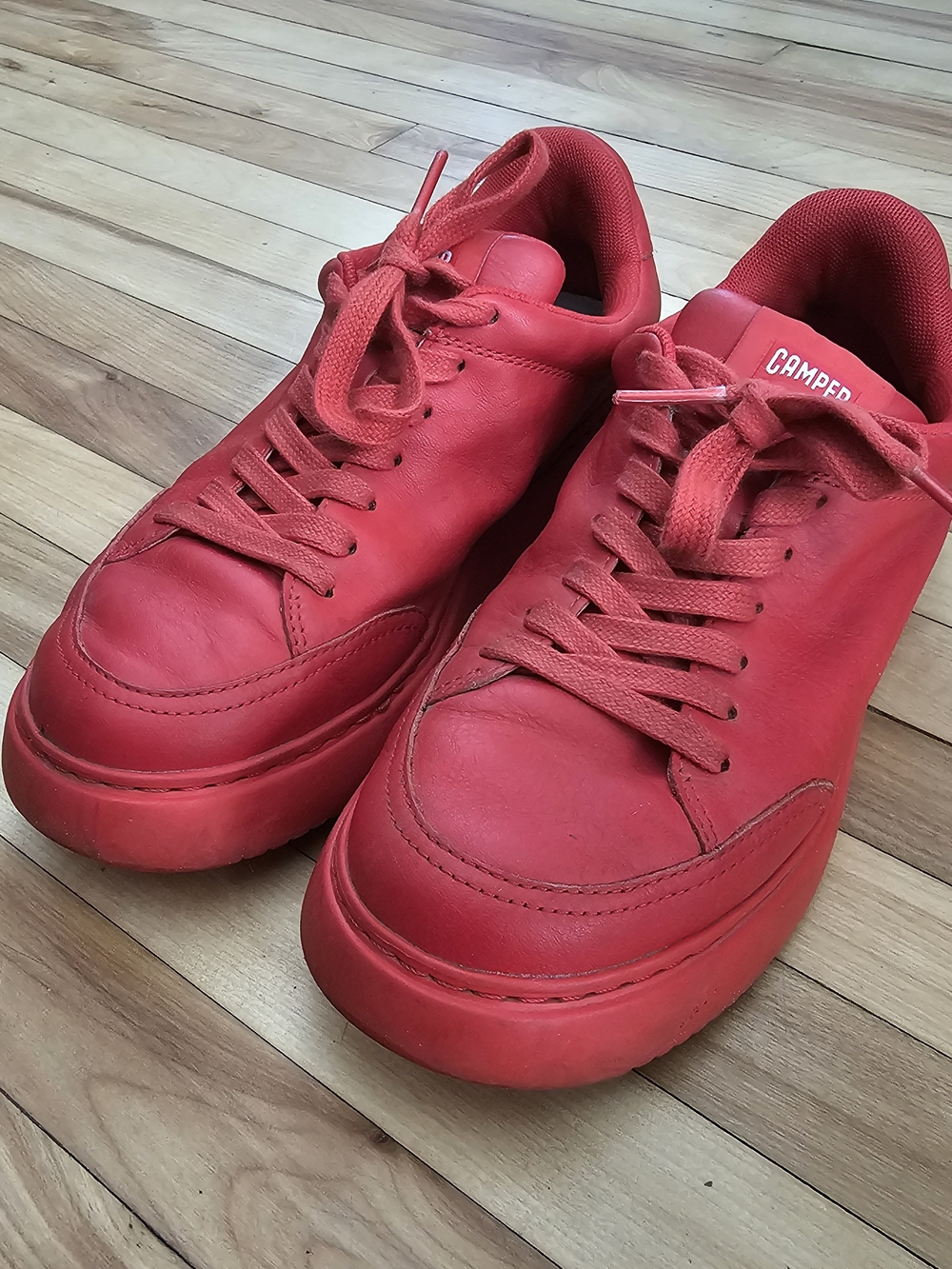 Camper WOMEN'S 9 red Leather Sneakers